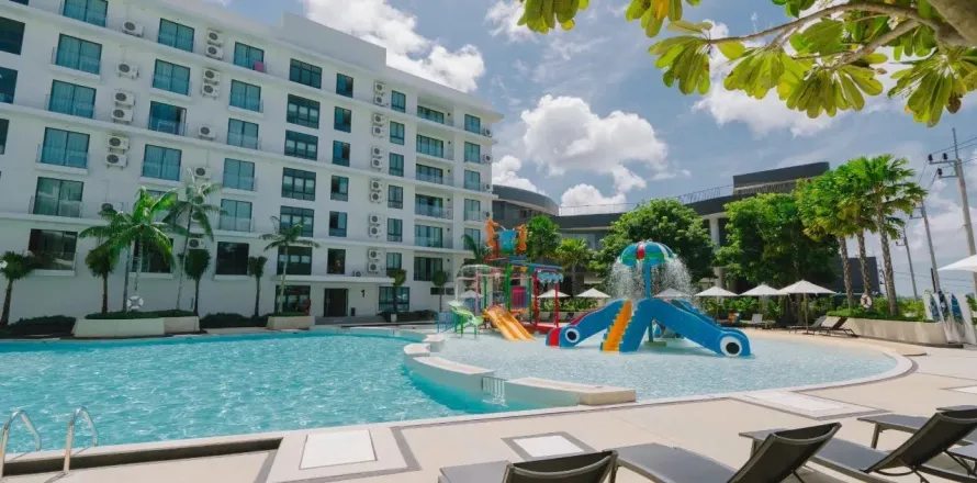 Condo in Phuket, Thailand, 2 bedrooms  № 153542