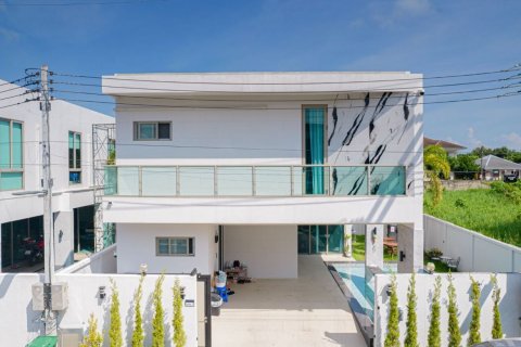 House in Chiang Mai, Thailand 4 bedrooms № 119999 - photo 1