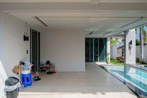House in Chiang Mai, Thailand 4 bedrooms № 119999 - photo 4