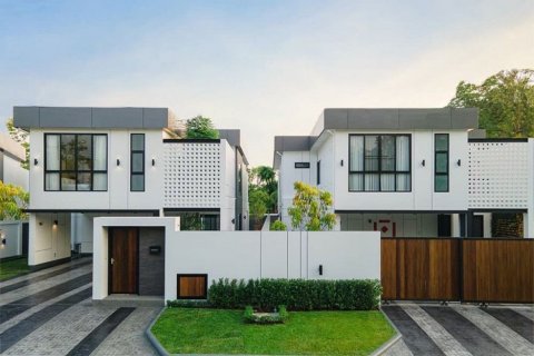 House in Chiang Mai, Thailand 4 bedrooms № 119998 - photo 8