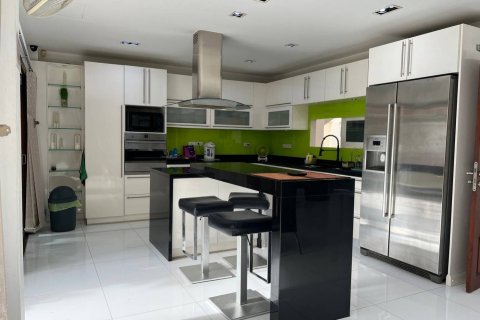 Вилла в Паттайе, Таиланд с 5 спальнями № 146249 - фото 9