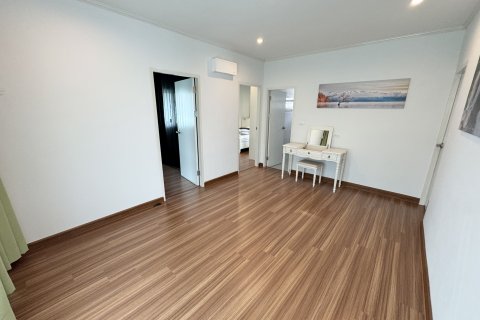 Maison à Udon Thani, Thaïlande 4 chambres № 152939 - photo 16