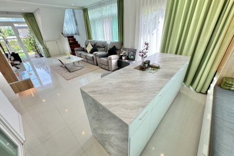 Maison à Udon Thani, Thaïlande 4 chambres № 152939 - photo 7