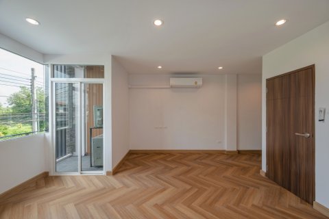 Townhouse in Bangkok, Thailand 4 bedrooms № 143014 - photo 13