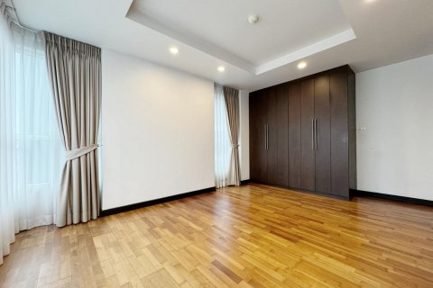 Кондоминиум с 3 спальнями в Бангкоке, Таиланд № 143017 - фото 9