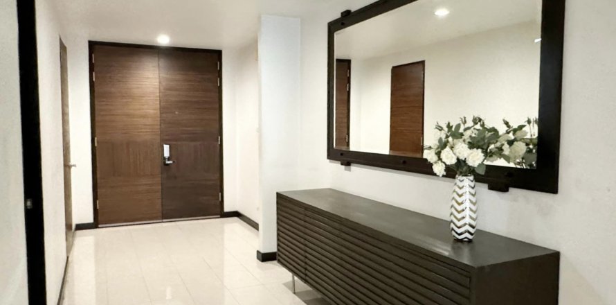 Кондоминиум с 3 спальнями в Бангкоке, Таиланд № 143017