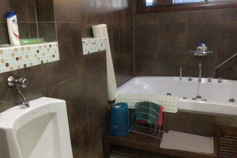 Maison à Hang Dong, Thaïlande 6 chambres № 140724 - photo 10