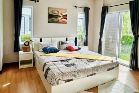 House in Bang Lamung, Thailand 3 bedrooms № 134746 - photo 1