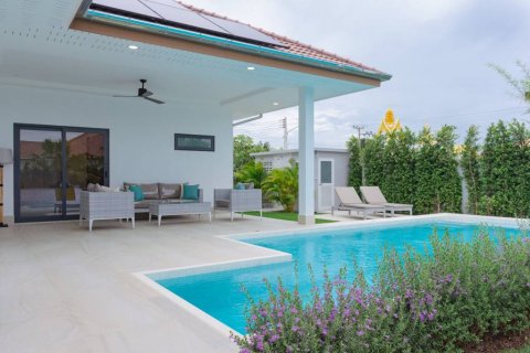 Villa in Hua Hin, Thailand 3 bedrooms № 134467 - photo 1