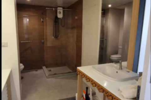 Studio dans le Condo à Watthana, Bangkok, Thaïlande № 173073 - photo 16