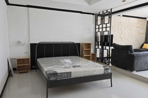 Studio dans le Condo à Watthana, Bangkok, Thaïlande № 173073 - photo 2