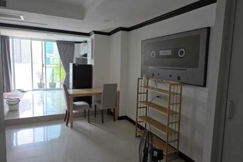 Studio dans le Condo à Watthana, Bangkok, Thaïlande № 173073 - photo 6