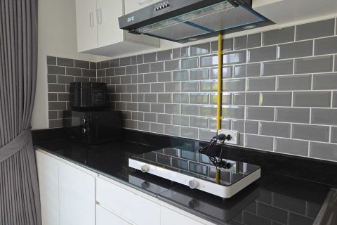 Studio dans le Condo à Watthana, Bangkok, Thaïlande № 173073 - photo 12