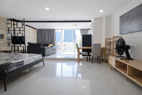Studio dans le Condo à Watthana, Bangkok, Thaïlande  № 173073