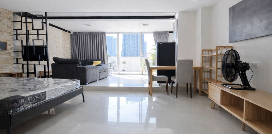 Studio dans le Condo à Watthana, Bangkok, Thaïlande № 173073