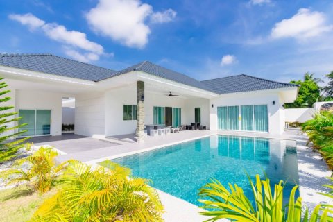 Villa in Hua Hin, Thailand 3 bedrooms № 150465 - photo 3