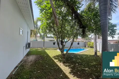 House in Pattaya, Thailand 3 bedrooms № 210616 - photo 7
