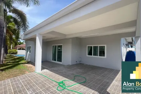 House in Pattaya, Thailand 3 bedrooms № 210616 - photo 3