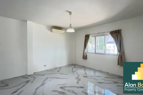 House in Pattaya, Thailand 3 bedrooms № 210616 - photo 14