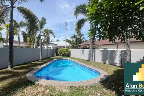 House in Pattaya, Thailand 3 bedrooms № 210616 - photo 9