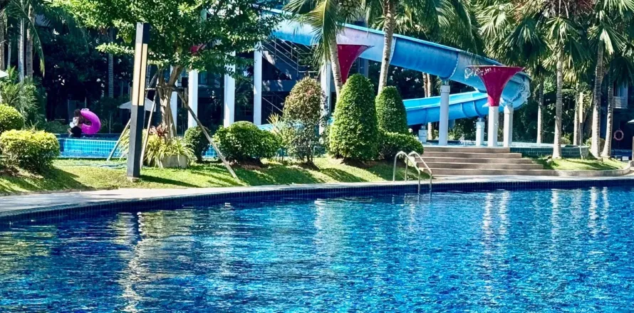 Condominio de 2 dormitorios en Jomtien Beach, Pattaya, Tailandia № 210622