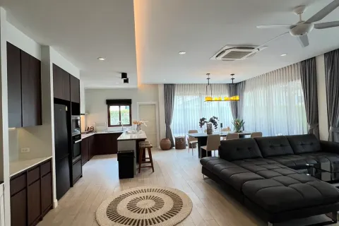 Villa in Pattaya, Thailand 3 bedrooms № 210619 - photo 12