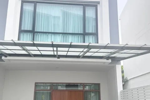 Townhouse in Phra Khanong, Bangkok, Thailand 3 bedrooms № 160854 - photo 2