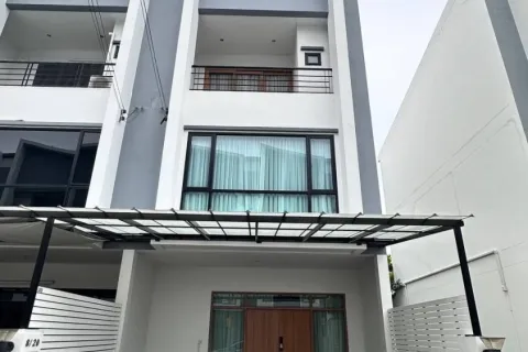 Townhouse in Phra Khanong, Bangkok, Thailand 3 bedrooms № 160854