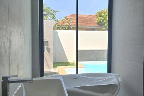 Villa in Phuket, Thailand 3 bedrooms № 160848 - photo 12