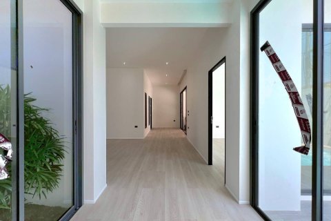 Villa in Phuket, Thailand 3 bedrooms № 160848 - photo 8