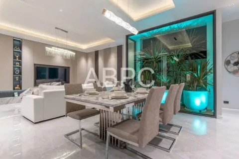 Casa de 5 dormitorios en Pattaya, Tailandia № 212098 - foto 5