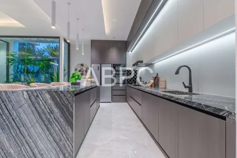 Casa de 5 dormitorios en Pattaya, Tailandia № 212098 - foto 11