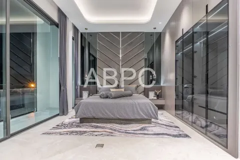 Casa de 5 dormitorios en Pattaya, Tailandia № 212098 - foto 9