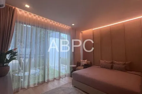Casa de 5 dormitorios en Pattaya, Tailandia № 212097 - foto 5