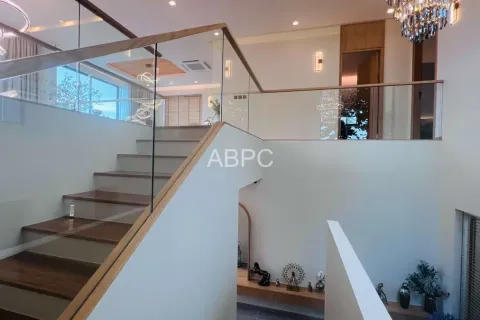 Casa de 5 dormitorios en Pattaya, Tailandia № 212097 - foto 10