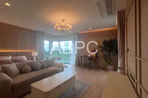Casa de 5 dormitorios en Pattaya, Tailandia № 212097 - foto 9