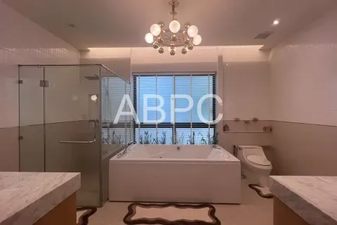 Casa de 5 dormitorios en Pattaya, Tailandia № 212097 - foto 6