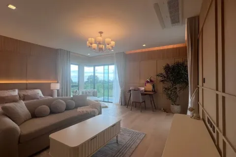 Casa de 5 dormitorios en Pattaya, Tailandia № 212097 - foto 12