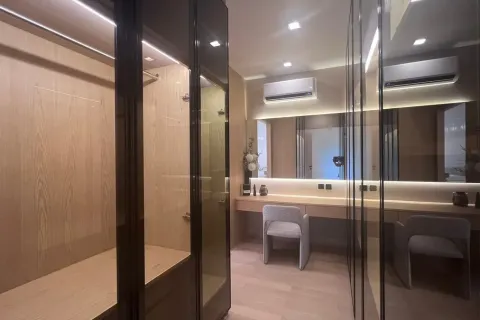 Casa de 5 dormitorios en Pattaya, Tailandia № 212097 - foto 17