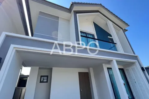 Casa de 3 dormitorios en Pattaya, Tailandia № 212093 - foto 3
