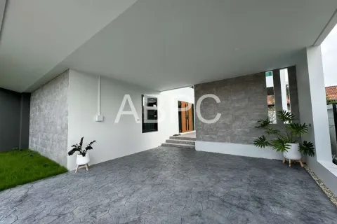 Casa de 4 dormitorios en Pattaya, Tailandia № 212099 - foto 15