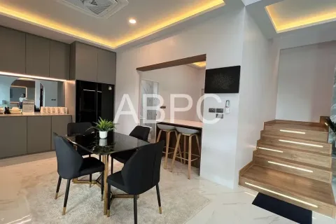 Casa de 4 dormitorios en Pattaya, Tailandia № 212099 - foto 5