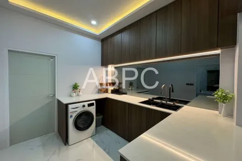 Casa de 4 dormitorios en Pattaya, Tailandia № 212099 - foto 6