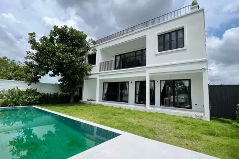 Casa de 4 dormitorios en Pattaya, Tailandia № 211804 - foto 13
