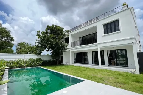 Casa de 4 dormitorios en Pattaya, Tailandia № 211804 - foto 15