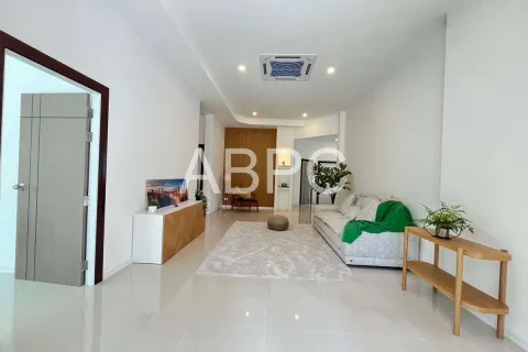 Casa de 3 dormitorios en Pattaya, Tailandia № 211803 - foto 4