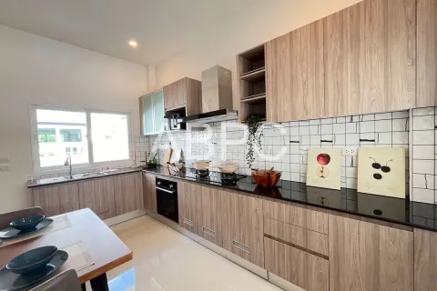 Casa de 3 dormitorios en Pattaya, Tailandia № 211803 - foto 7