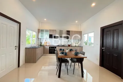 Casa de 3 dormitorios en Pattaya, Tailandia № 211803 - foto 10