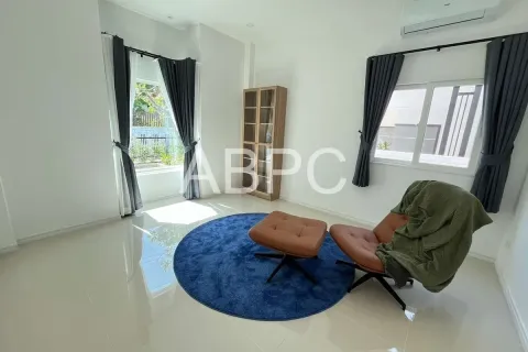 Casa de 3 dormitorios en Pattaya, Tailandia № 211803 - foto 8