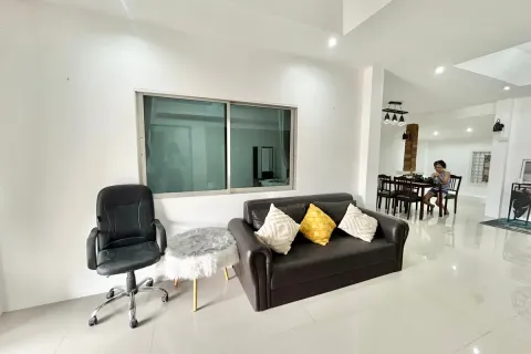 Casa de 3 dormitorios en Pattaya, Tailandia № 211805 - foto 16